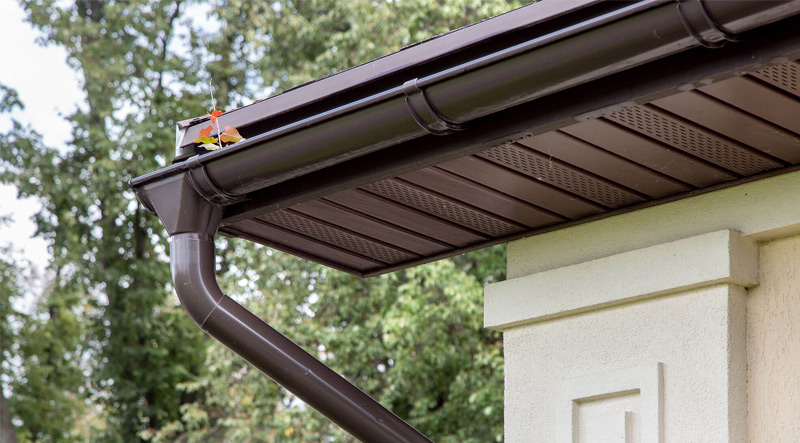 Vinyl vs Aluminum Gutters
